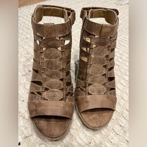 Naturalizer Talan slingback heeled sandals in 6.5